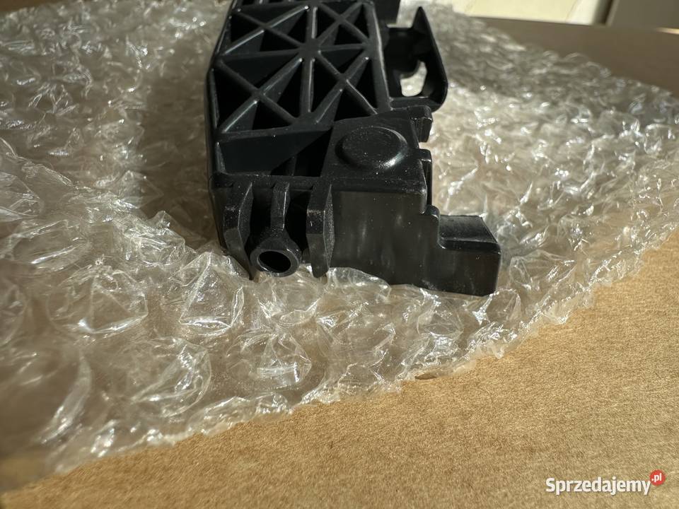 TOYOTA Rav4 Slizg lampy zderzaka prawy tyl Części montażowe Białystok sprzedam