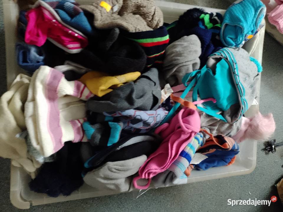 Pozostałości handlu czapki rękawiczki skarpetki Rawa Mazowiecka