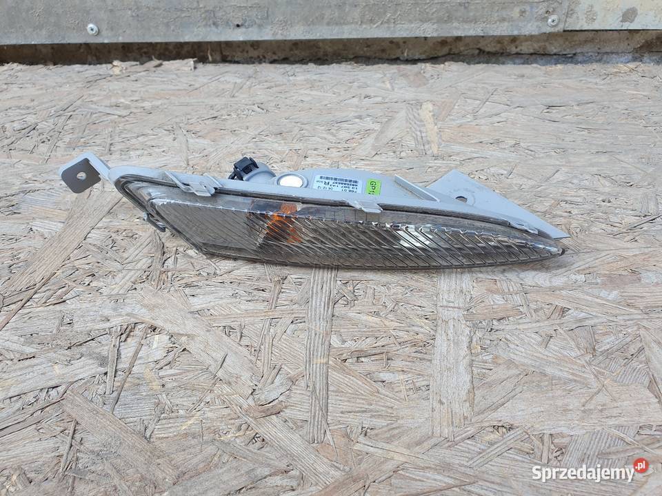 OPEL ASTRA 4 IV J LIFT KIERUNKOWSKAZ PRAWY PRZÓD Międzychód