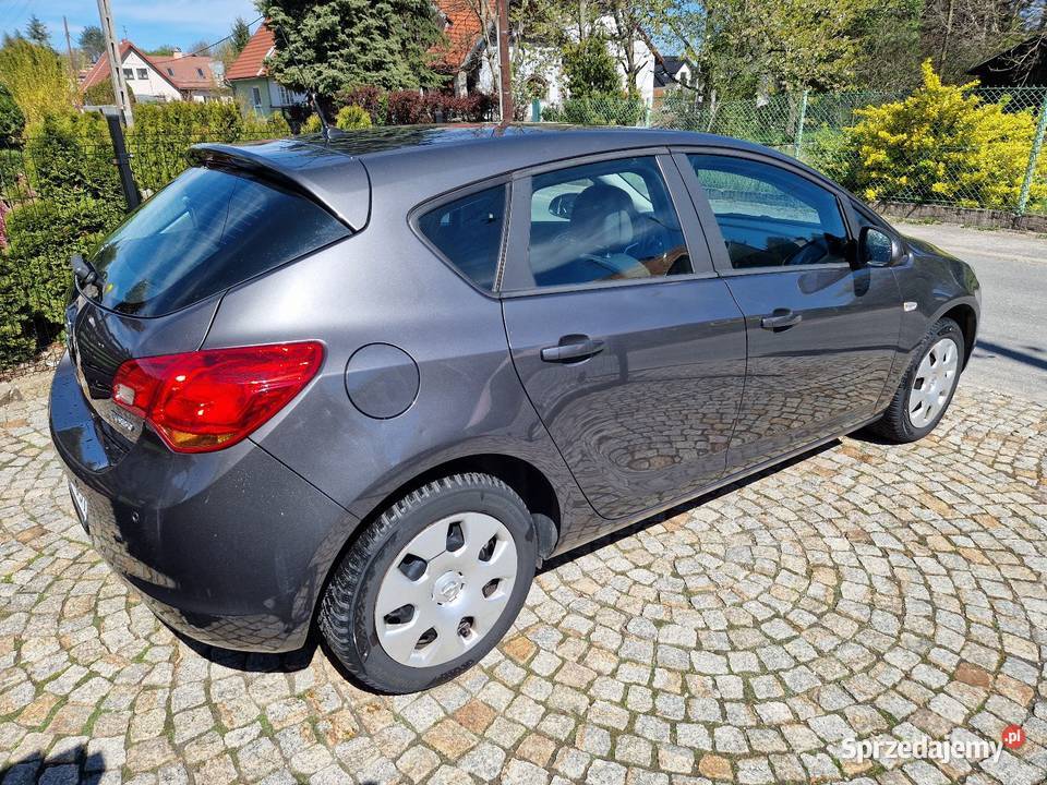 Astra J 100 bez wypadku oryginalny lakier isofix