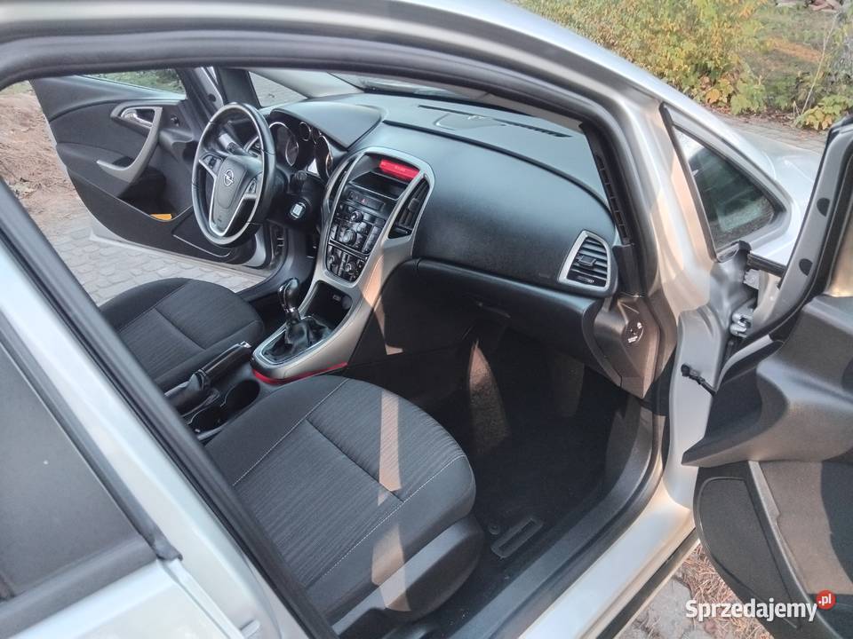 Opel Astra 4 14 benzyna 140 2012r VAT marża Białystok
