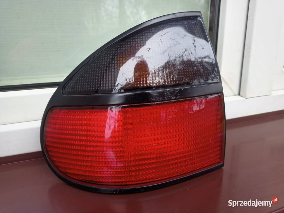 Renault Laguna 1 I lampa tył tylna lewa narożna Lampy tylne Sieradz sprzedam