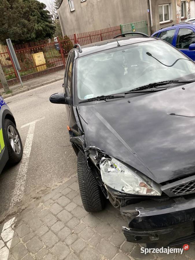 ford focus mk1 na części 2003 uszkodzony Focus Ford sprzedam