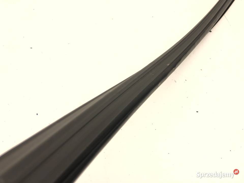 USZCZELKA SZYBY DRZWI PRZÓD PRAWA LEXUS LBX