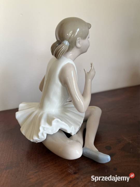 Lladro Nao Figurka Baleriny ze skrzyżowanymi