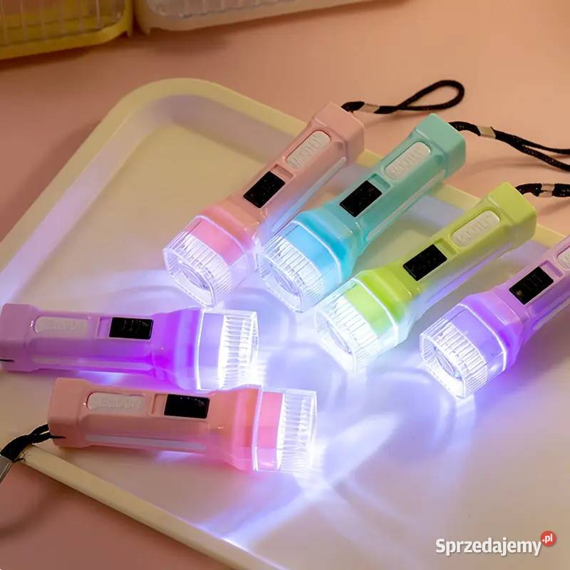 Mini latarka LED z zawieszką sprzedam