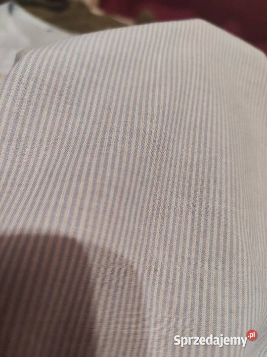 Koszulowa bluzeczka w drobne białobłękitne paski Piaseczno