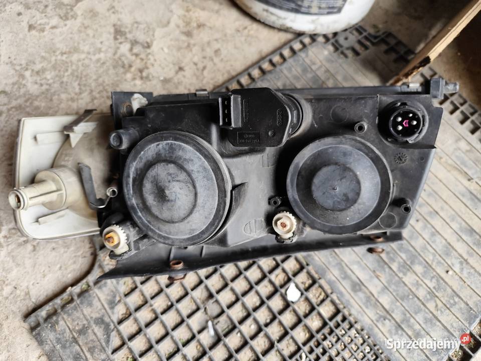 Lampa przednia passat b5 osobowe Baćkowice