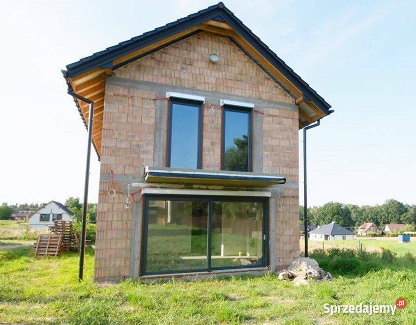 Szarów dom wolnostojący garaż 587m2