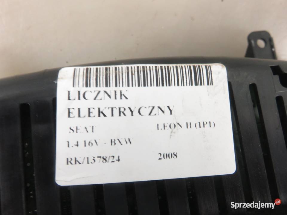 LICZNIK SEAT LEON II 14 16V 1P0920807D osobowe Wyposażenie wnętrza