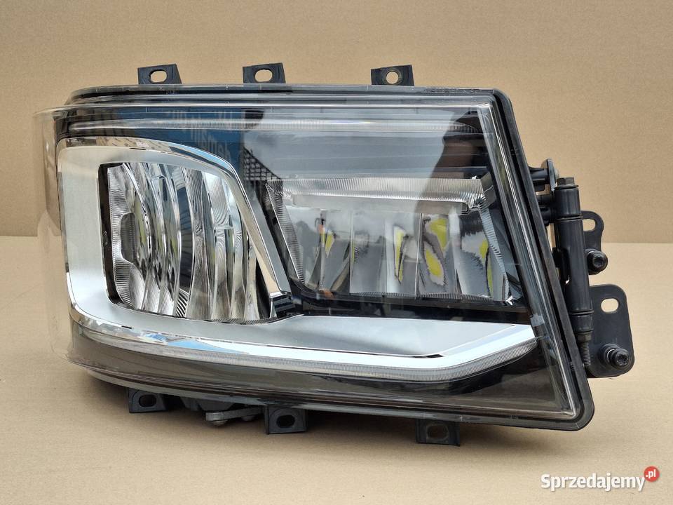 SCANIA R S REFLEKTOR PRAWY FULL LEDLAMPAA PRAWA Bieleń