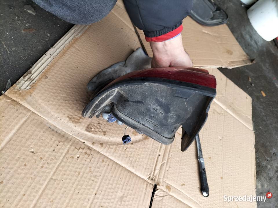 LAMPA TYŁ TYLNA LEWA RENAULT LAGUNA 1 Kamień-Kolonia
