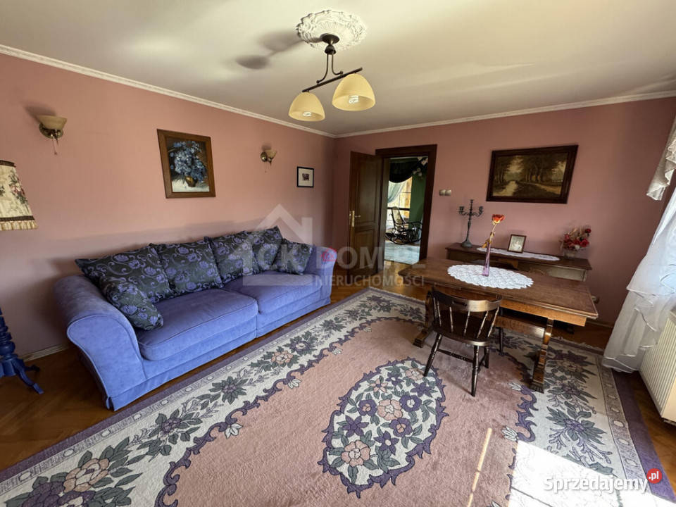 Przestronny dom 360 m z ogrodem Piękny ogród mieszkalny Sprzedaż świętokrzyskie Starachowice