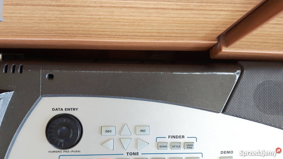 Roland E60 Używany4gb karta z podkładami MIDI
