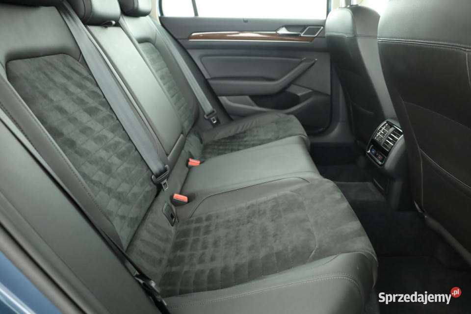 VW Passat 18 TSI niebieski Piaseczno