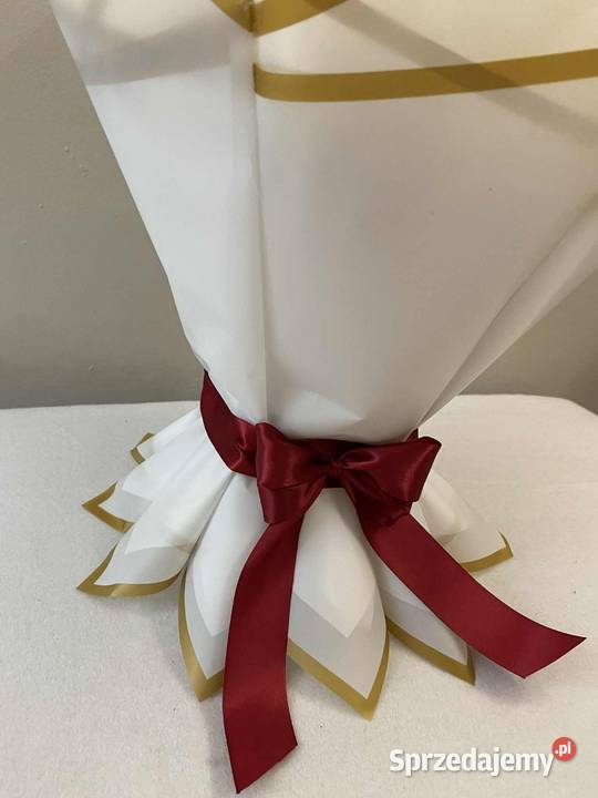 Bukiet Walentynkowy 18 róż ze wstążki śląskie Dąbrowa Górnicza