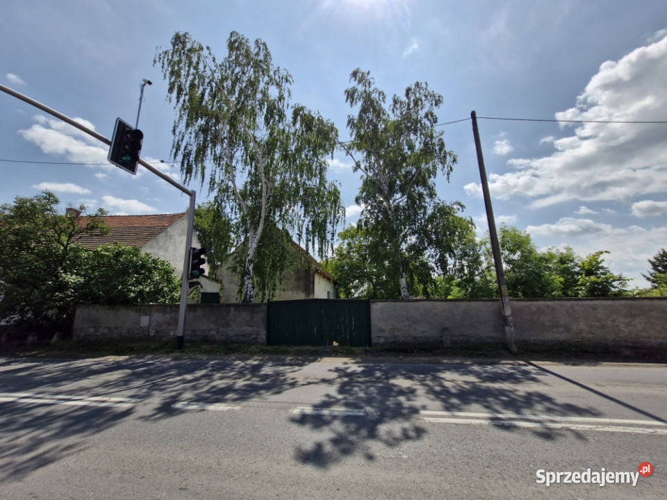 Dom stodoła na działce usługowosiedliskowej 18