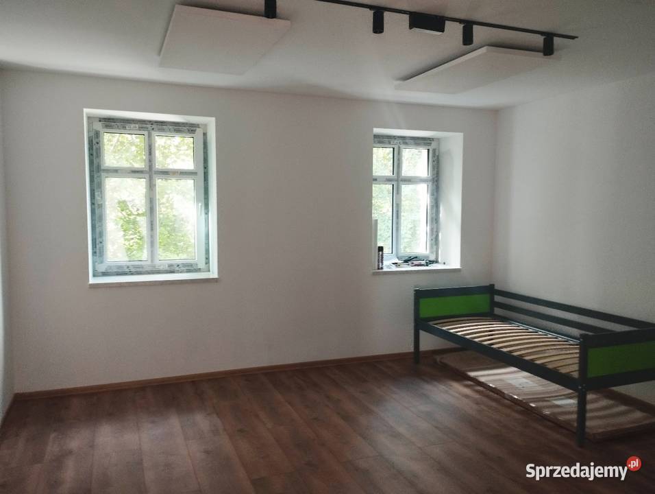 Bezpośrednio duże bezczynszowe mieszkanie z dachówka
