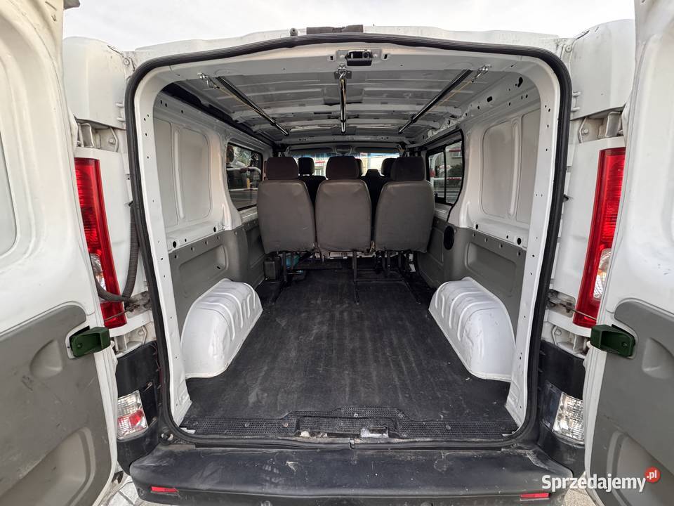Sprzedam Renault Trafic II 20 2011 hak