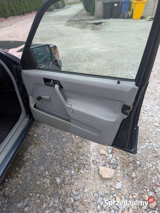 Sprzedam W201 18 benzyna automat Syców