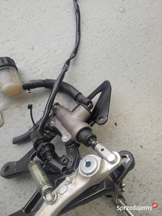 YAMAHA R1 RN 65 set podnóżek pompa hamulca Nowy Tomyśl sprzedam