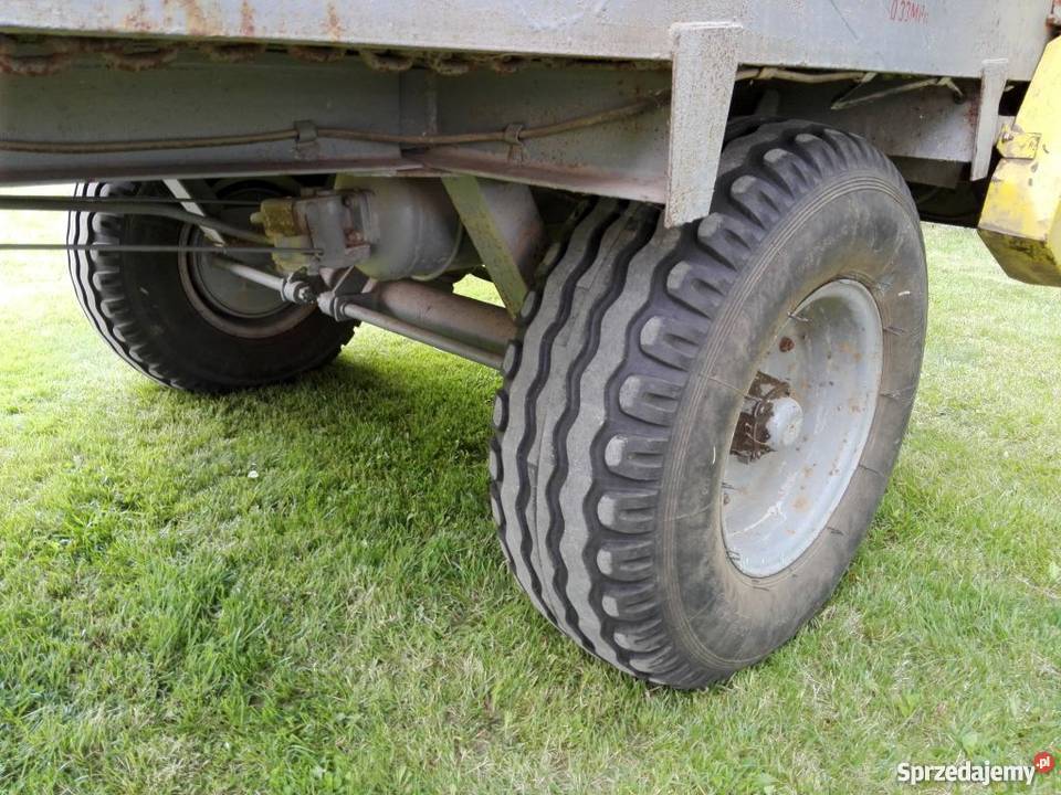 Rozrzutnik Obornika Jednoosiowy 3t T032 nieuszkodzony Przyczepy rolnicze małopolskie Tarnawa