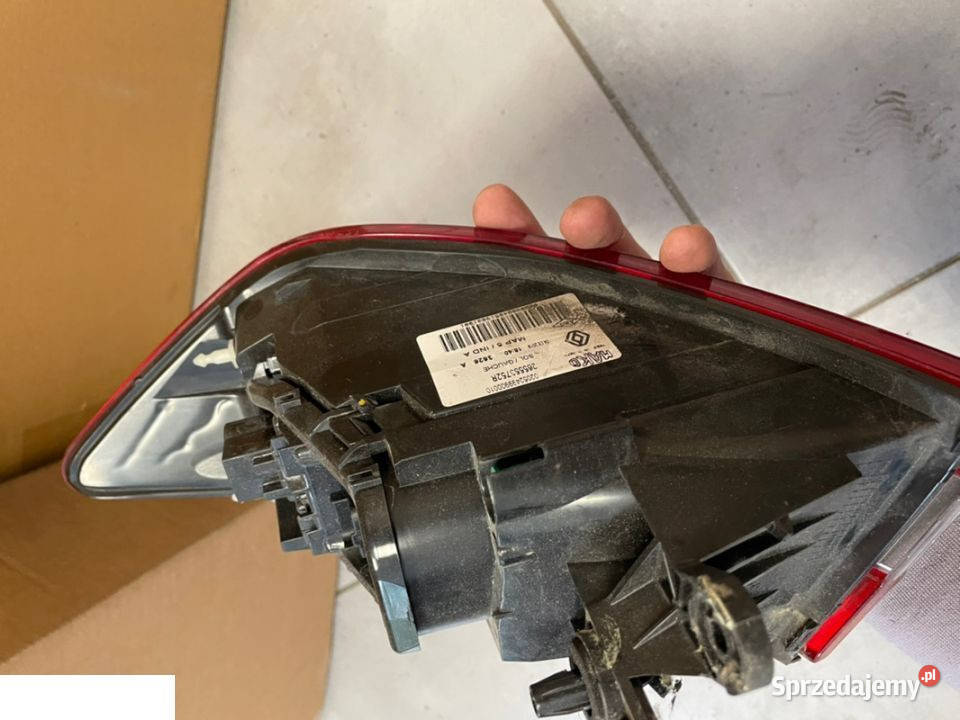 Renault clio lampa tył lewa 2015