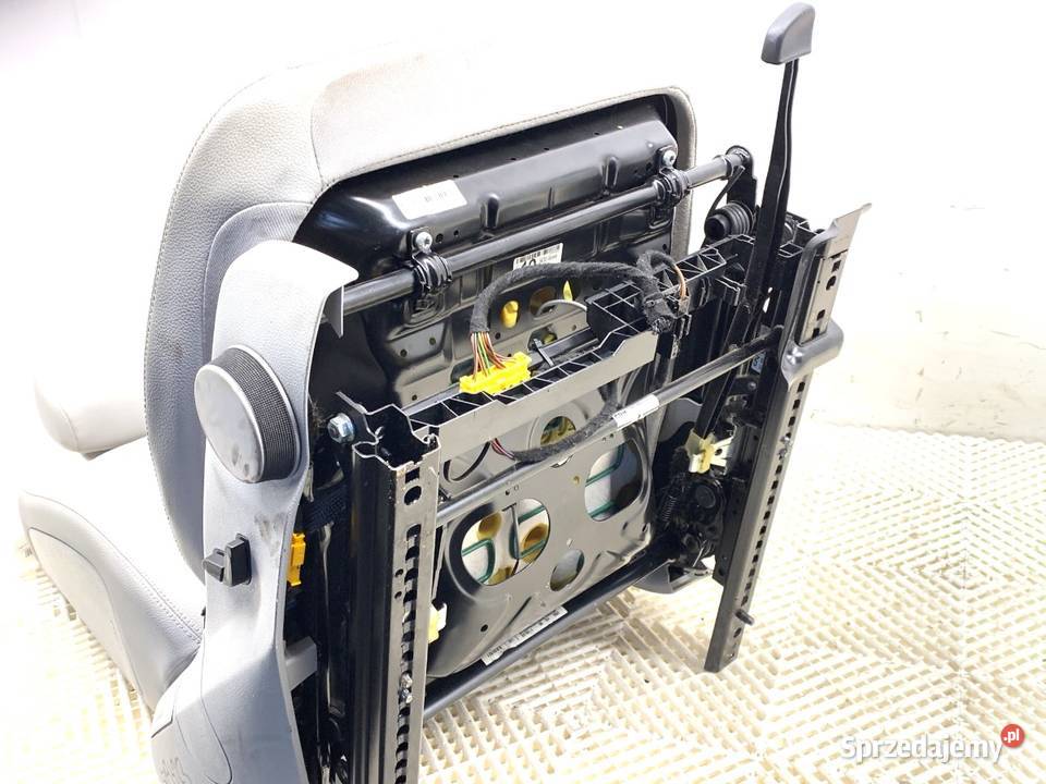 FOTEL PRAWY PRZÓD MERCEDES X204 SUV 0815 Fotele i kanapy