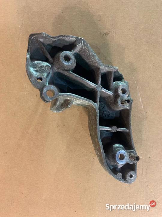 Łapa mocowanie alternatora Ford fiesta mk6 14