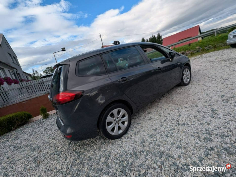 Opel Zafira 14 benzyna C 2011 lakier metallic
