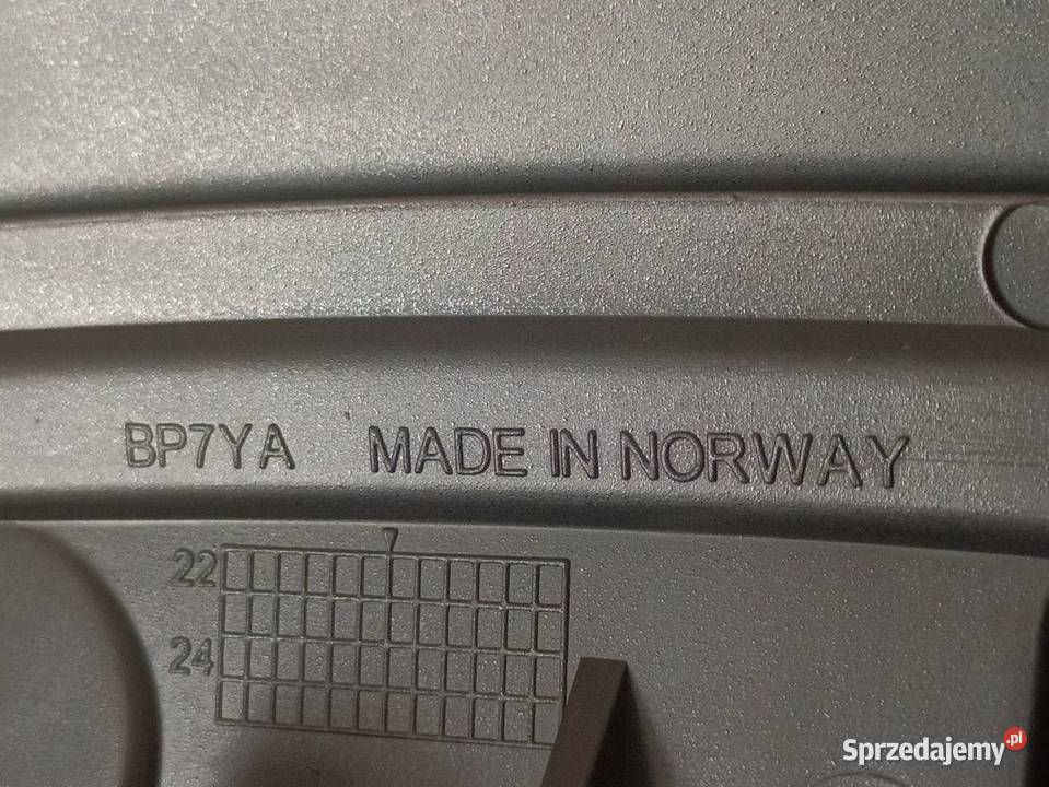 VOLVO XC60 II 18 LISTWA NAKŁADKA BŁOTNIKA PRAWY osobowe Pleszew