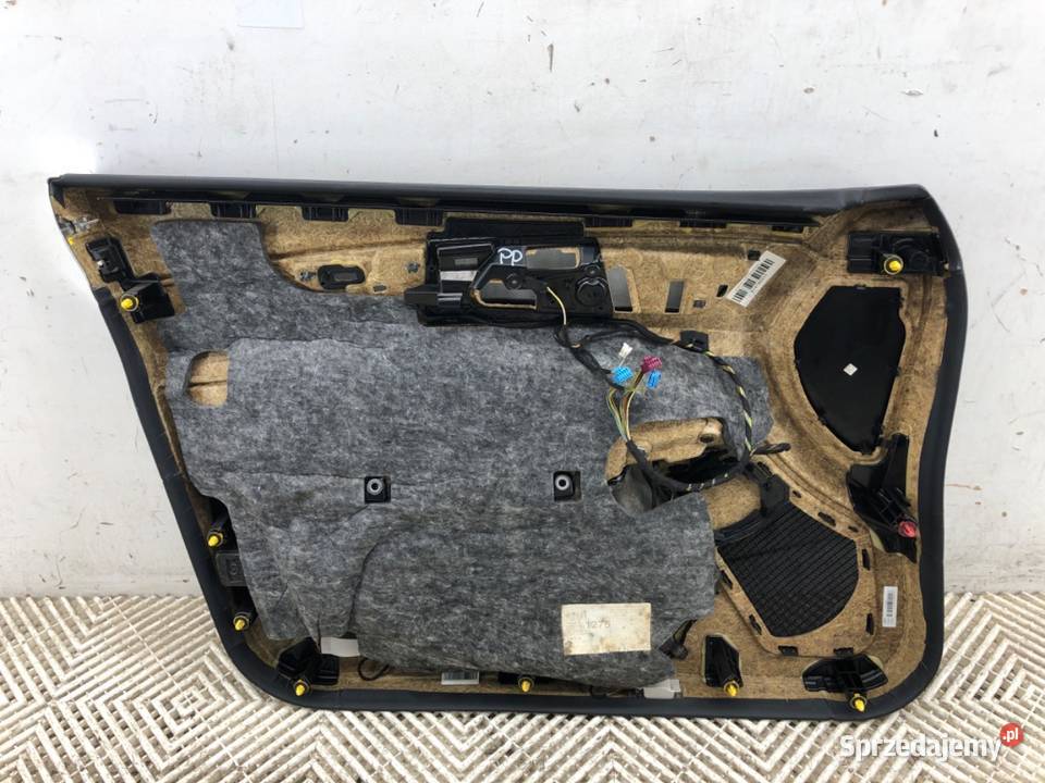 BOCZEK DRZWI PRAWY PRZÓD MERCEDES C218 Hatchback osobowe