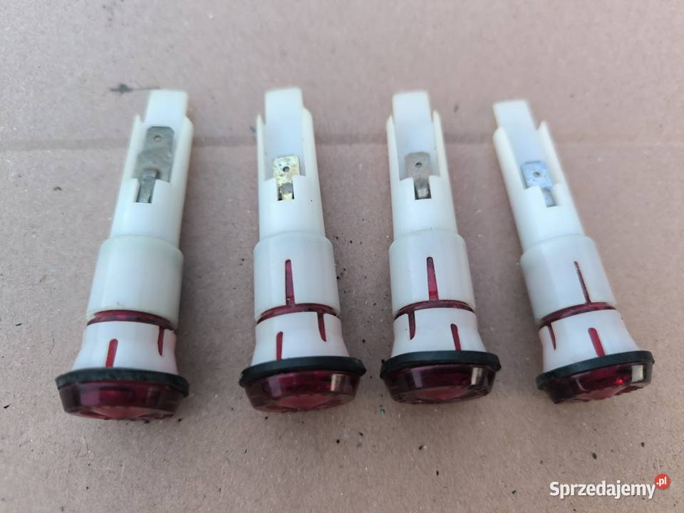Fiat 125p lampki oprawki doświetlenia drzwi Stalowa Wola sprzedam