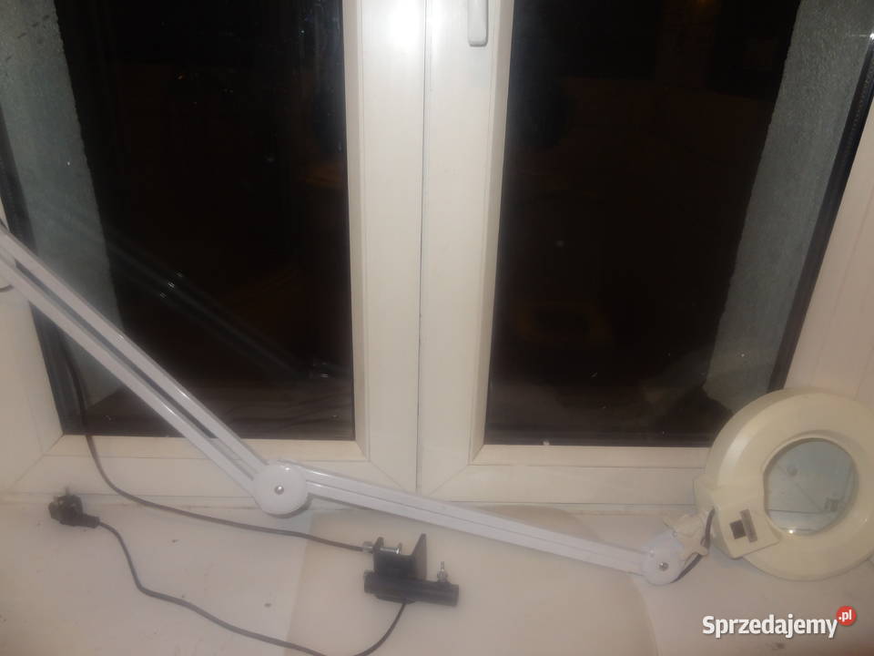 Lampa kosmetyczna z lupą