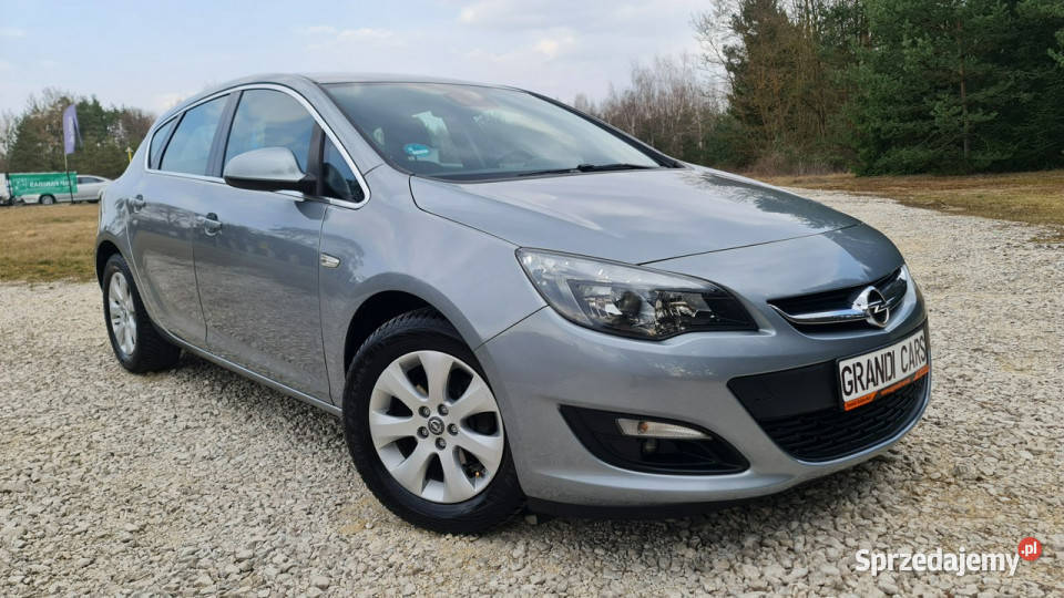 Opel Astra 14T 120 LIFT Edition Mega Stan Niski światła przeciwmgielne sprzedam
