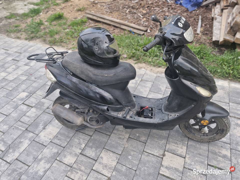 Sprzedam skuter 50 z kaskiem Pozostałe Niemojki sprzedam