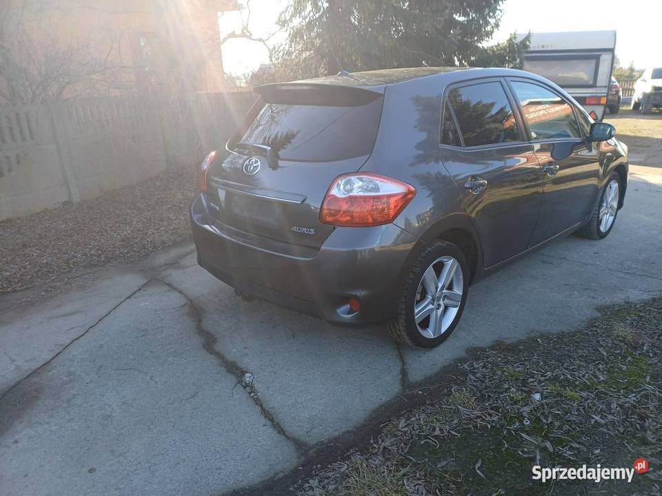 Toyota Auris lift 14 D4D 90 Motoryzacja