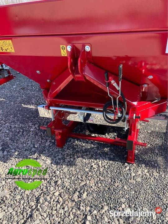 1 Rozsiewacz do nawozów dwutarczowy TYTAN wielkopolskie Pobiedziska
