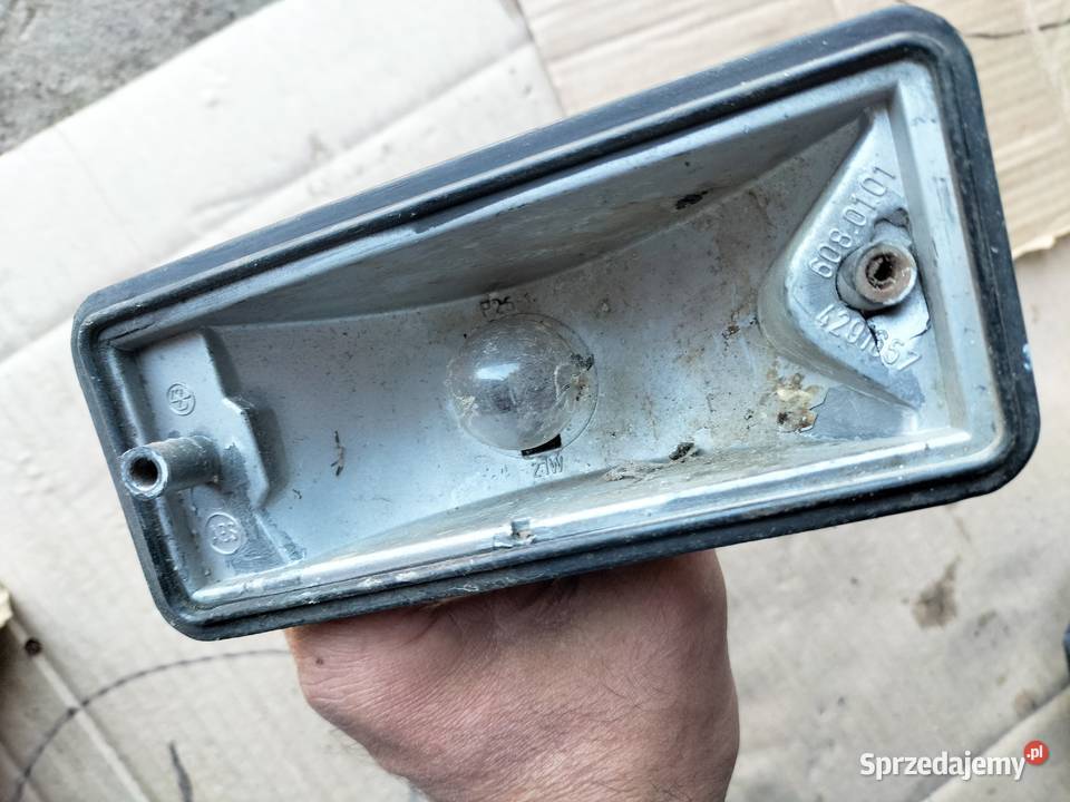 FIAT 126P MALUCH KIERUNKOWSKAZ PRAWY LAMPA Kamień-Kolonia