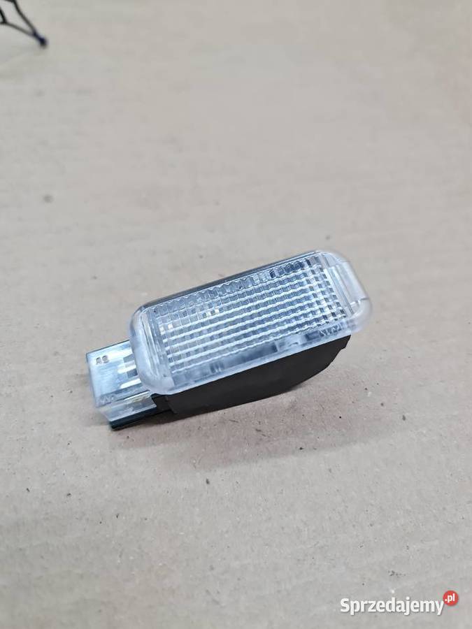 OSWIETLENIE LAMPKA WNETRZA AUDI SQ5 Q5 8R Wolsztyn