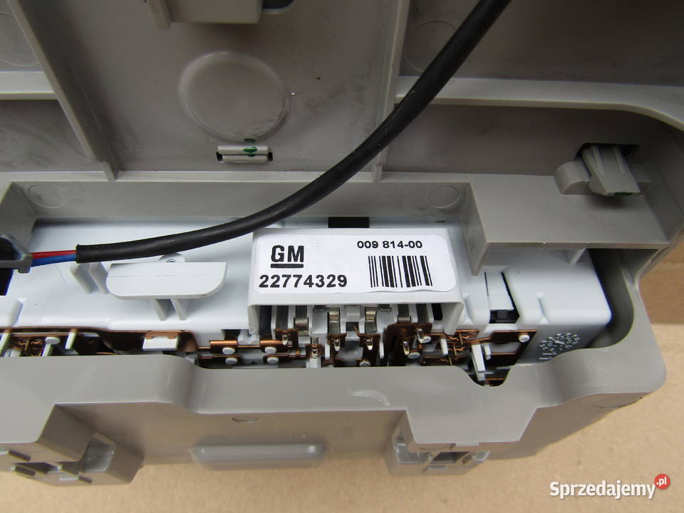 LAMPKA OŚWIETLENIA KABINY OPEL MOKKA I22774329 łódzkie Mysłaków