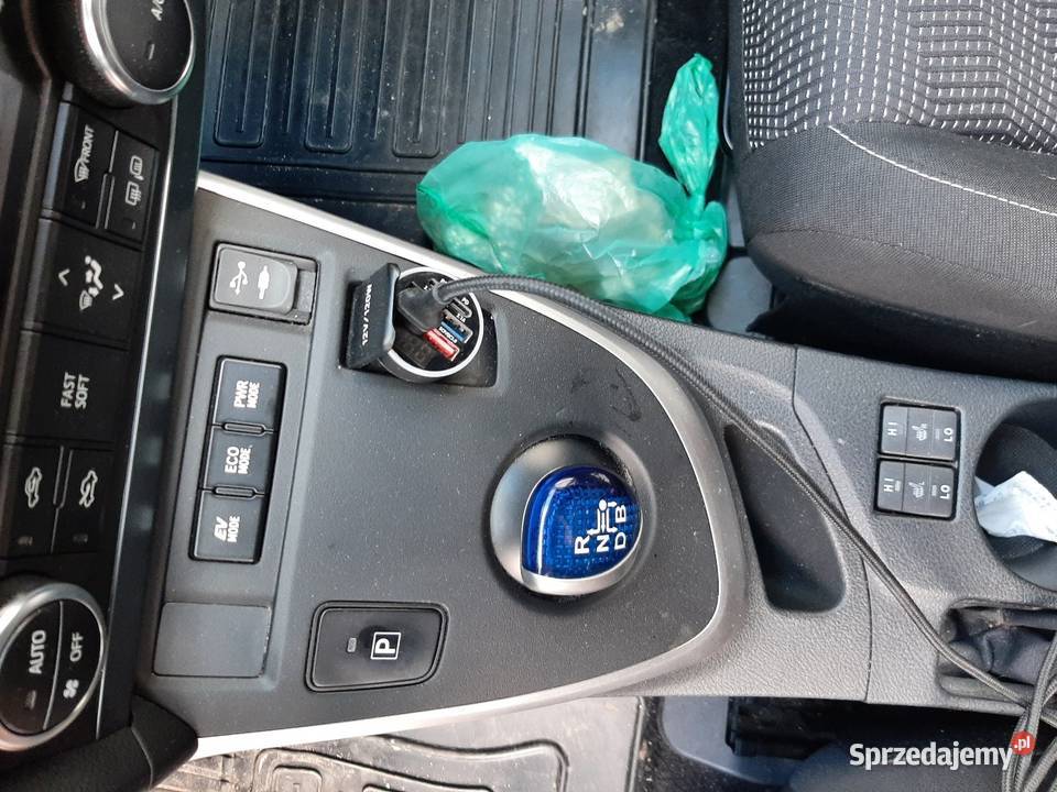 Toyota Auris II 18 2 hybrid kombi wersja presige hybryda Auris Paczków