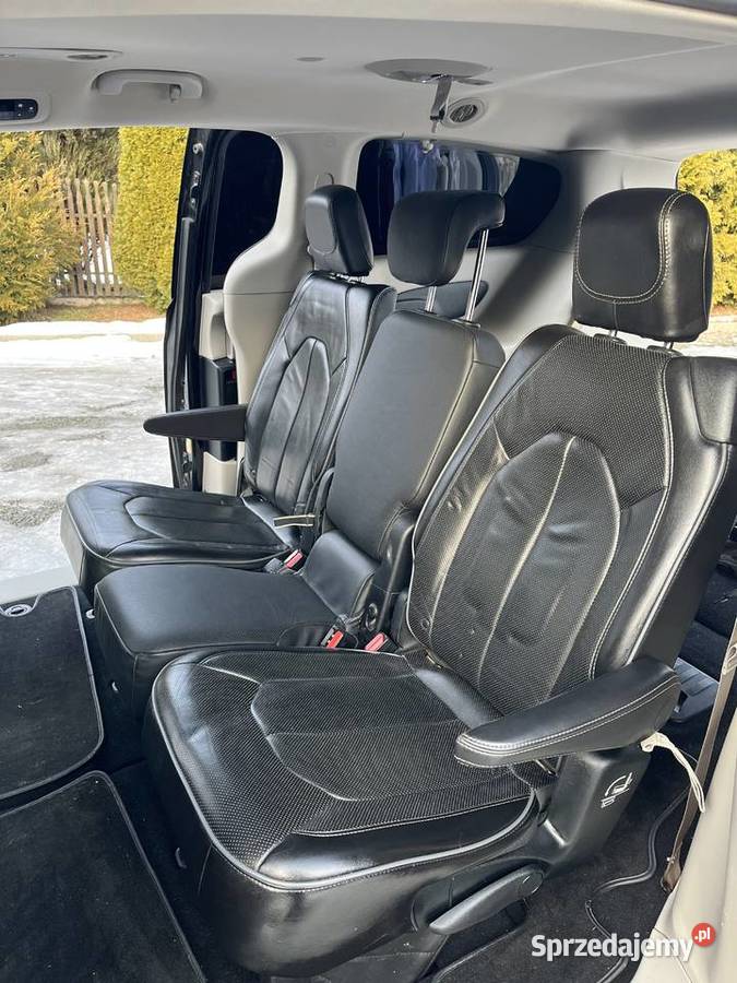 Chrysler Pacifica 36 benzyna Skomielna Czarna