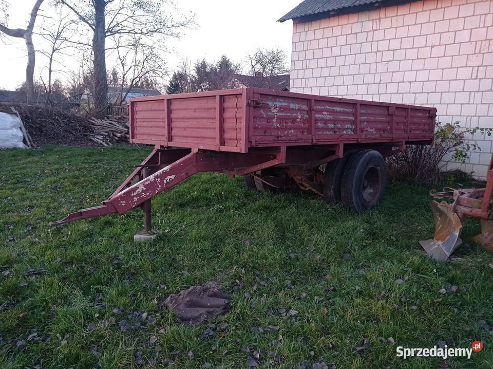 Przyczepa jednoosiowa na bliźniaku resorach