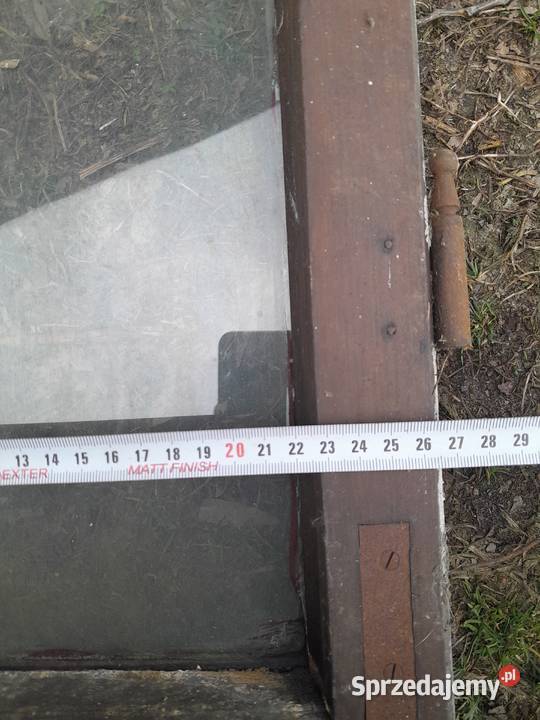 Trzy stare małe podwójne okienka zabytek retro Dąbrowa Górnicza