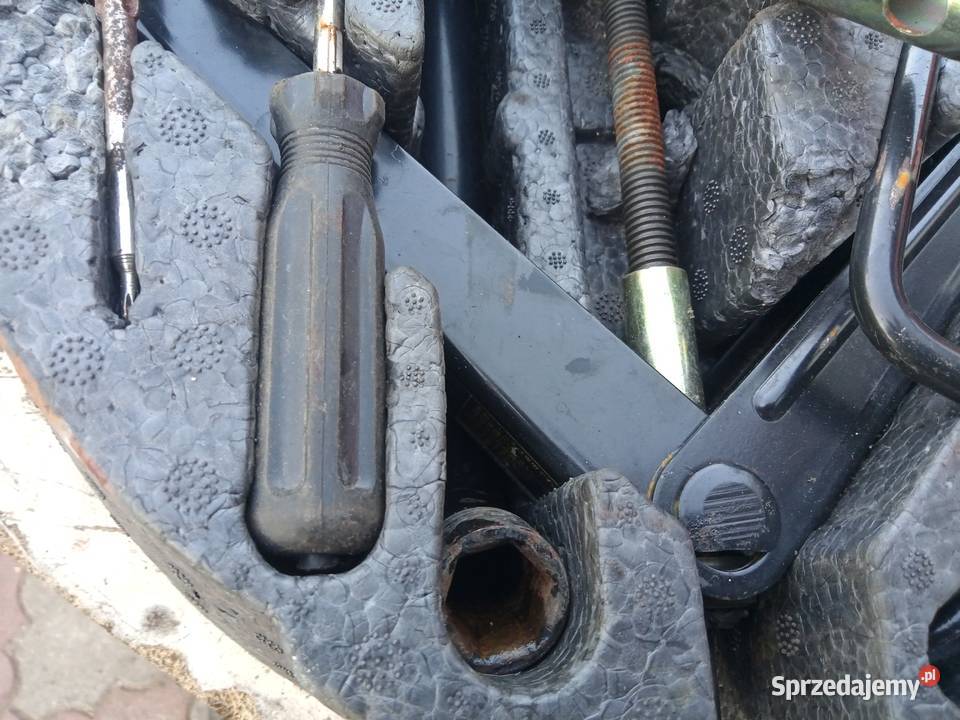 Saab 95 zestaw kluczy wyposażenie fabryczne Pozostałe Stalowa Wola