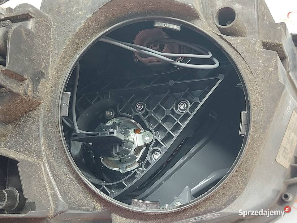 MERCEDES E KLASA W212 LIFT lampa prawa przód LED