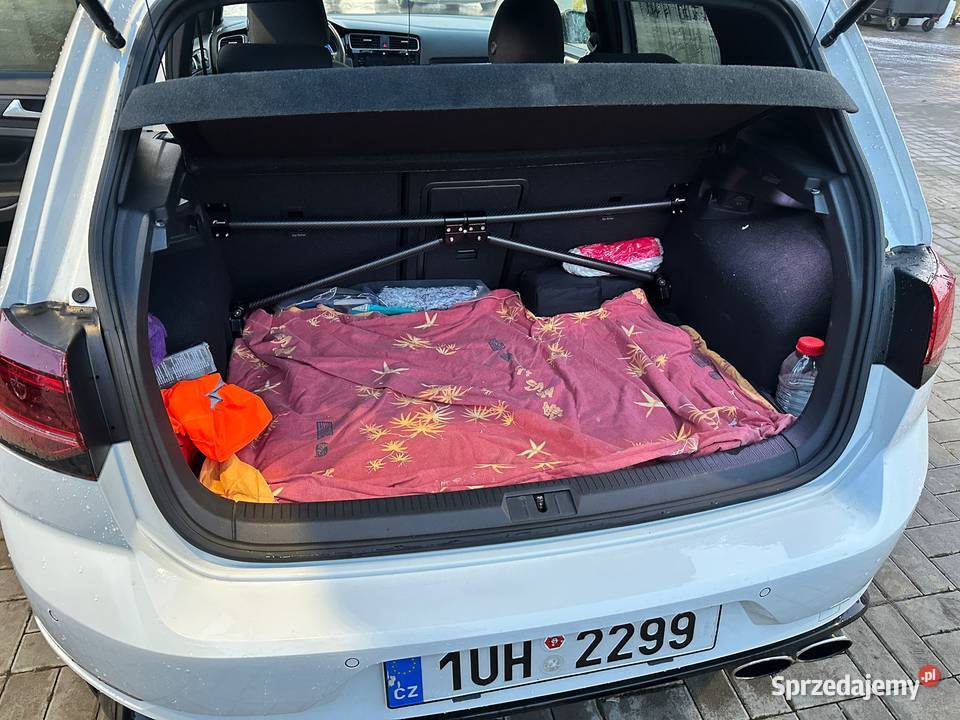 Volkswagen Golf 20 TSI DSG R Performance APR Czechy