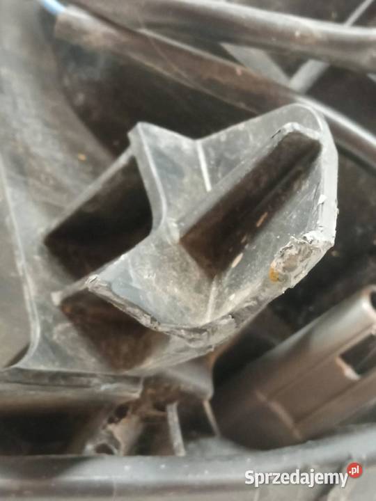 LAMPA PRZÓD PRAWA EU USZKODZONA Mitsubishi świętokrzyskie