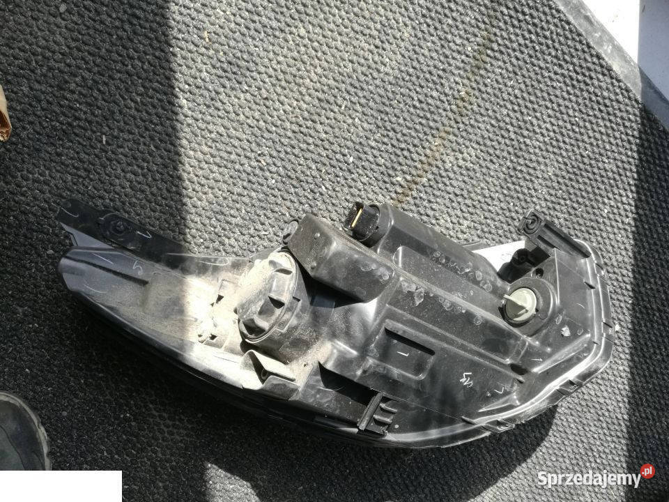 REFLEKTOR LEWY LAMPA HYUNDAI i10 1113r LIFT Kozubszczyzna sprzedam